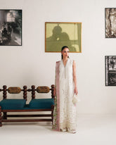 NEESHAY - WISHPERS OF SUMMER - LAWN - IRIS '26