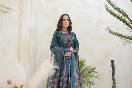 How to Style Embroidered Lawn Suits for a Chic Everyday Look