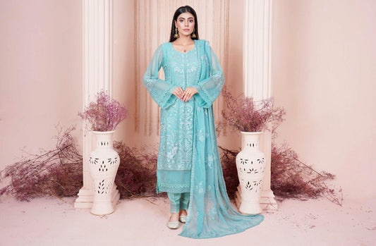 Minimalist Looks That Speak Volumes in Ethnic Wear
