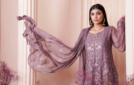 Latest Embroidery Trends in Formal Wear