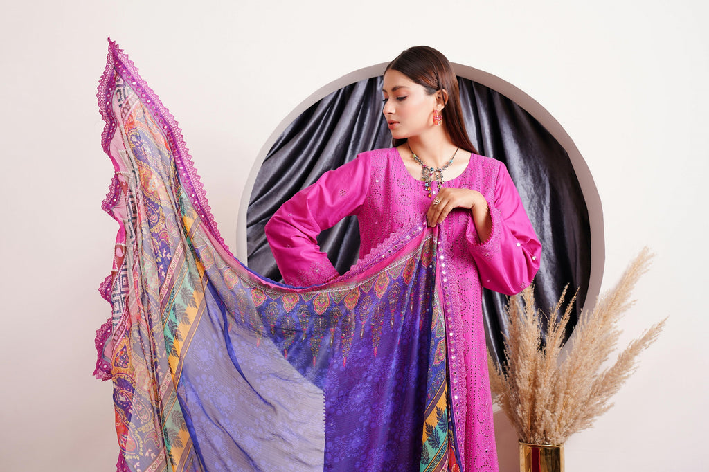 Seasonal Fashion in Pakistan: How to Dress for Each Season