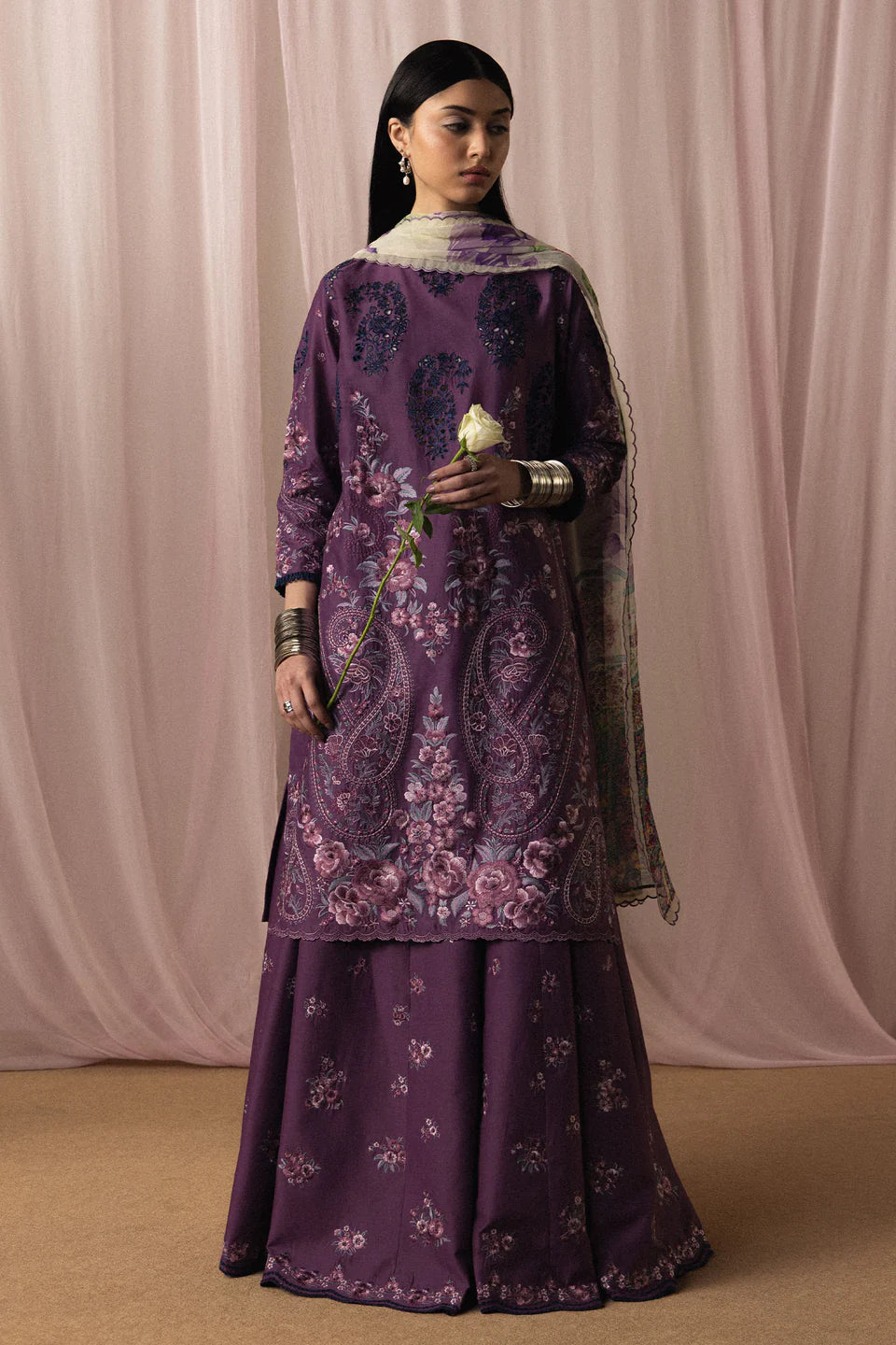 ZARASHAHJAHAN D02