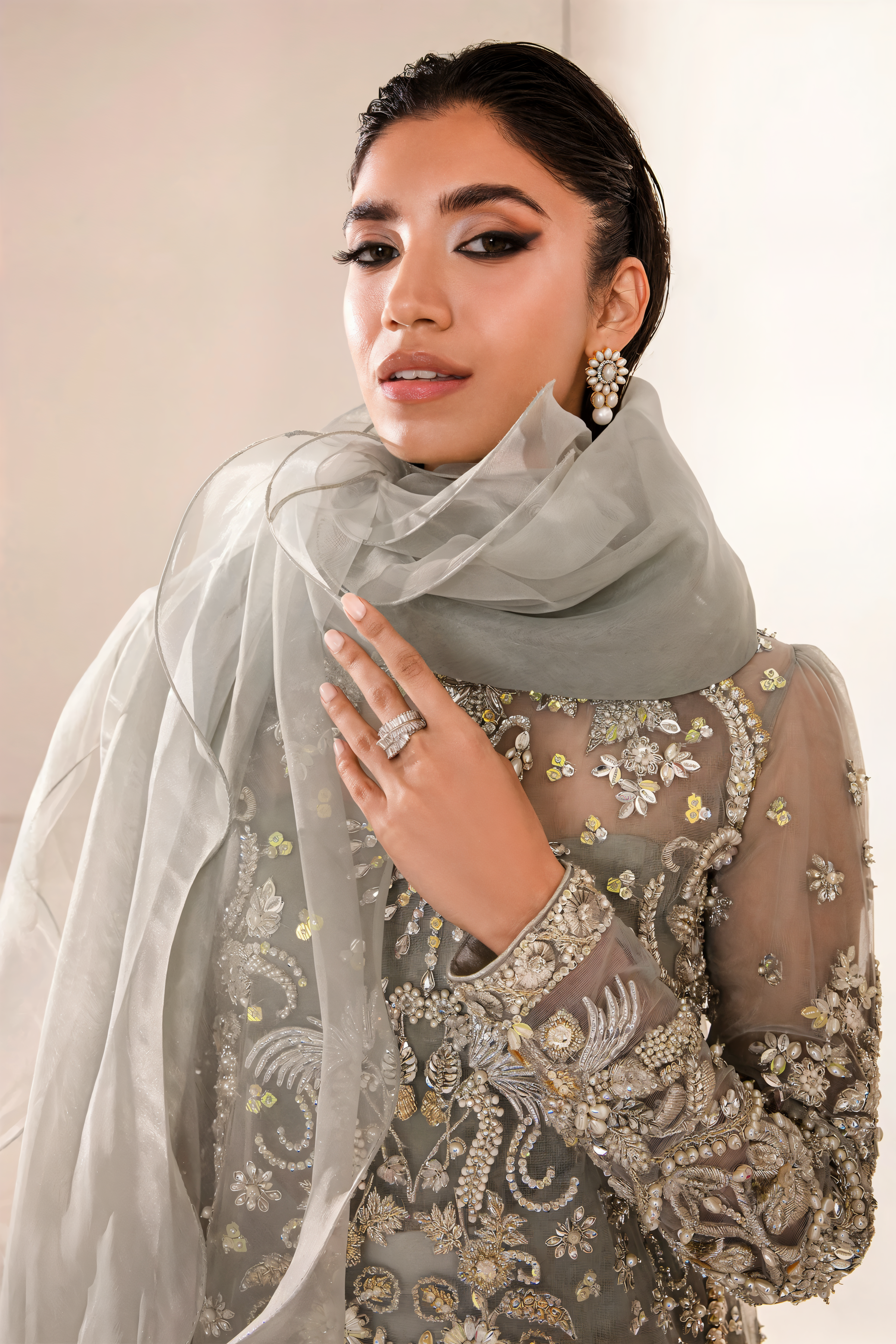 REPLICA MADIHA AWAIS JADE