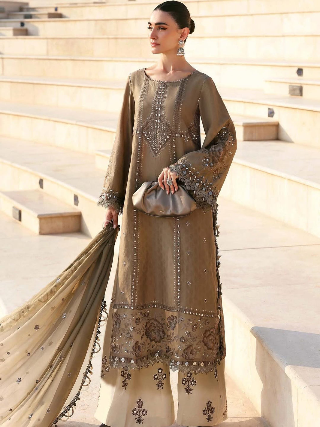designer replica dresses pakistani High Quality Pakistani Master Replica Dresses at A Very Affordable Price