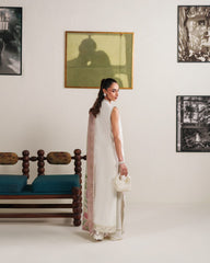 NEESHAY - WISHPERS OF SUMMER - LAWN - IRIS '26